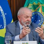 Lula convoca reunião de emergência para discutir tarifaço dos EUA