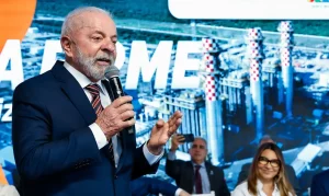 Lula defende controle do Brasil sobre minerais críticos e manda