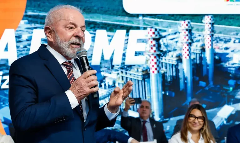 Lula defende controle do Brasil sobre minerais críticos e manda