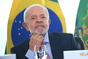 Lula diz que tenta contato com Trump, mas ‘ninguém quer