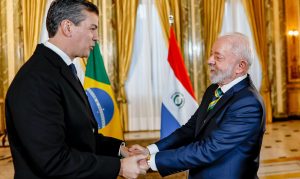 Lula e Santiago Peña conversam sobre caso de espionagem da
