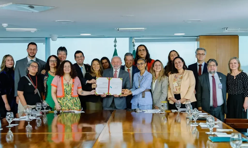 Lula sanciona lei que proíbe uso de animais em testes