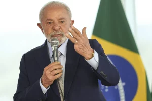 Lula veta projeto que ampliava número de deputados e enfrenta