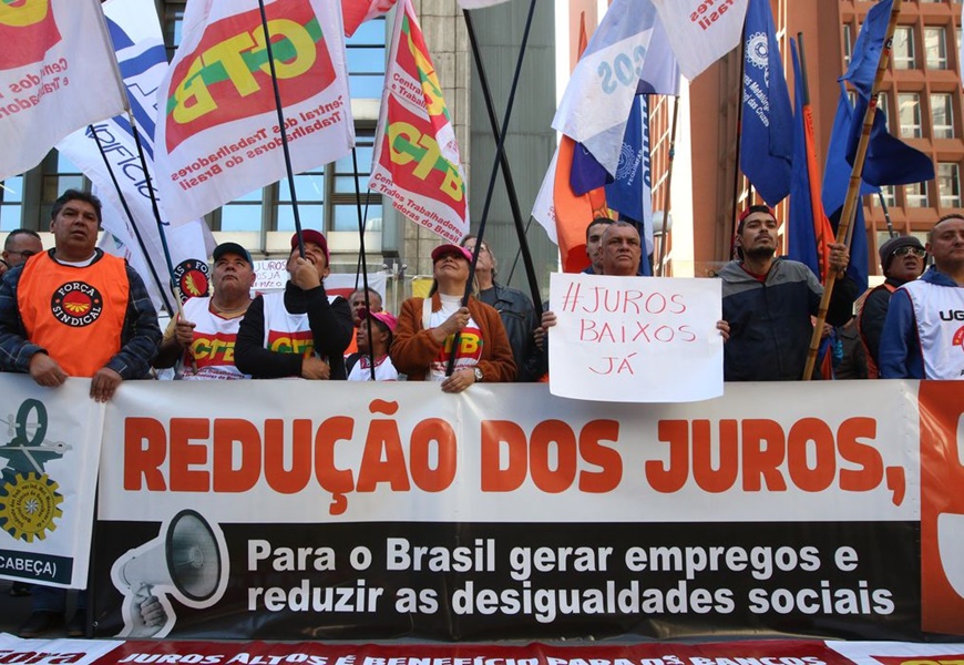Manutenção da Selic a 15% é 'absurda e sufocante', criticam