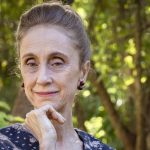 Medéia chega à casa de Quinzinho e Cunegundes