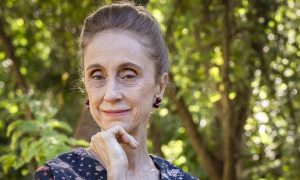 Medéia chega à casa de Quinzinho e Cunegundes