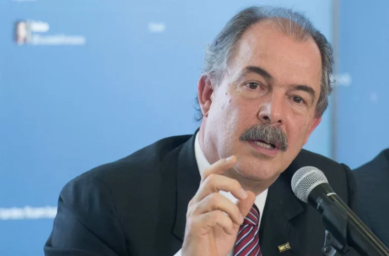 Mercadante destaca papel do BNDES para pesquisa e inovação
