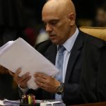 Moraes impõe tornozeleira e restrições a Bolsonaro por risco de