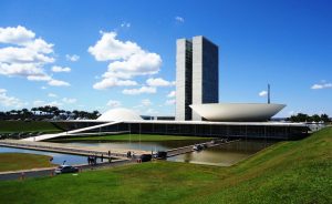 Moraes proíbe acampamentos próximos a Praça dos Três Poderes, Esplanada