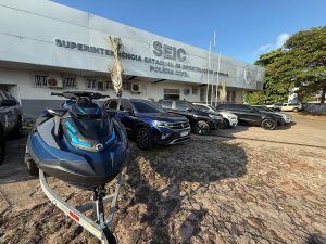 Moto aquática e carros de luxo são apreendidos durante operação