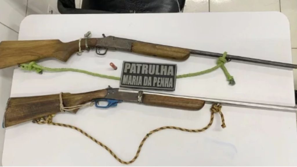 Mulher é espancada e baleada de raspão na cabeça pelo