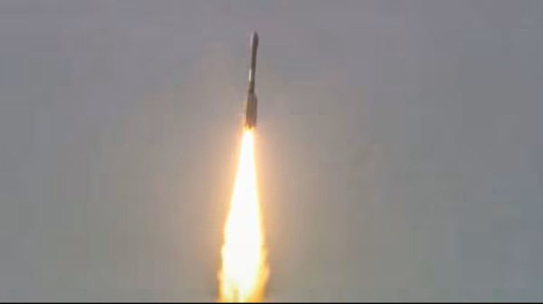 NASA lança satélite para observar a Terra em parceria com