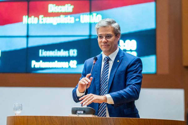 Neto Evangelista afirma que oposicionistas fazem críticas vazias a ações