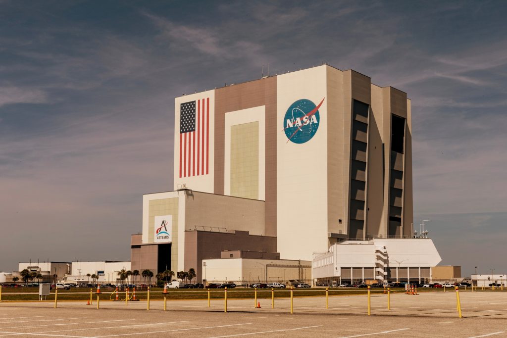 Nomeação de novo chefe da NASA rompe tradição; entenda