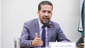 OAB-MG suspende André Janones pela quarta vez e expulsão pode