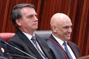 PF apreende 10 mil dólares na casa de Bolsonaro em