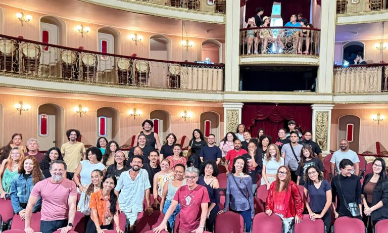 Paulo Betti reuniu jovens talentos e apaixonados pelo Teatro em