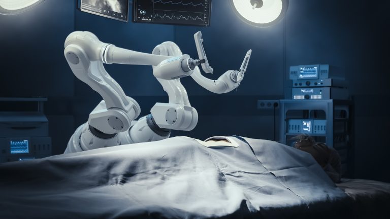 Pela primeira vez, robô opera uma pessoa sem interferência humana