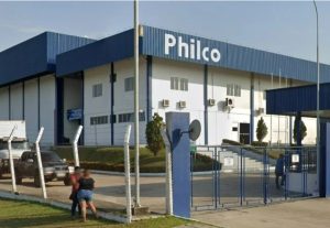 Philco demite 800 funcionários de fábrica em Manaus