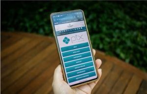 Pix internacional chega aos EUA e permite compras em reais