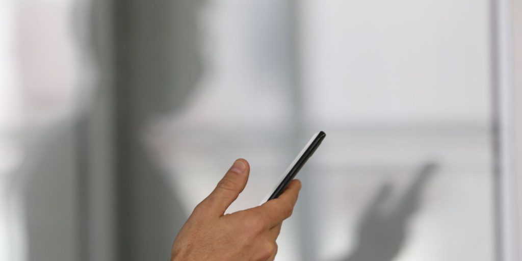 Polícia do Rio inicia segunda fase de devolução de celulares