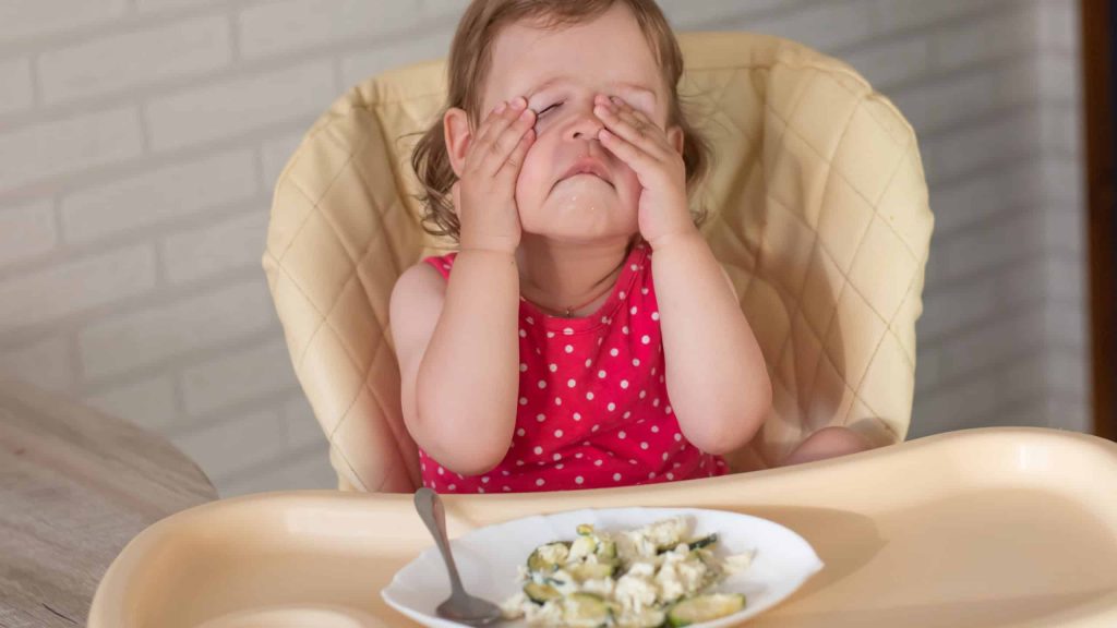 Por que coçar os olhos é perigoso?