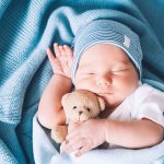 Por que os bebês não têm espinhas? Descubra o segredo