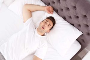 Por que sentimos sono após o almoço?