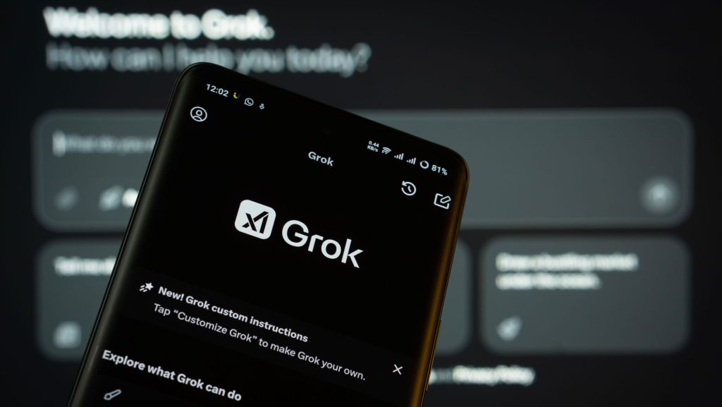 Postagens antissemitas do Grok colocam X na mira da União