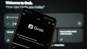 Postagens antissemitas do Grok colocam X na mira da União