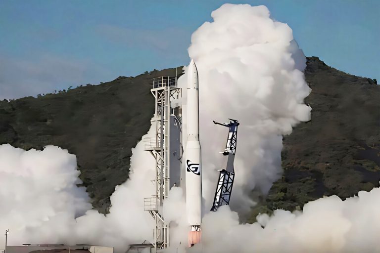 Primeiro foguete orbital da Austrália cai poucos segundos depois de
