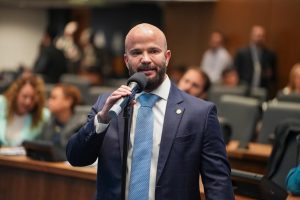 Profissionais de saúde podem ser obrigados a apresentar certidão negativa