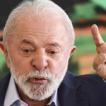 'Quem é frouxo não deveria fazer bobagem': Lula critica Bolsonaro