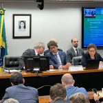 “Reforma ameaça estabilidade dos servidores para atender ao ajuste fiscal”,