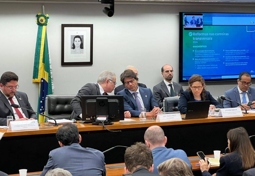 “Reforma ameaça estabilidade dos servidores para atender ao ajuste fiscal”,