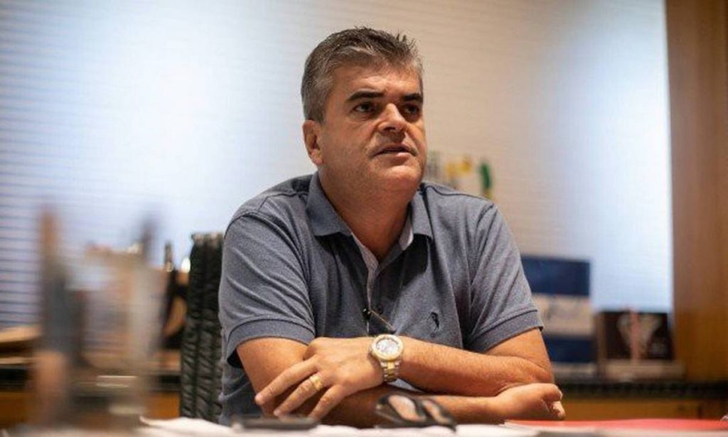 Reis diz que Castro está satisfeito com trabalho dele e
