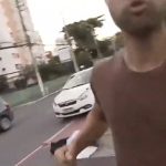 Repórter da Record leva socos e empurrões ao vivo em