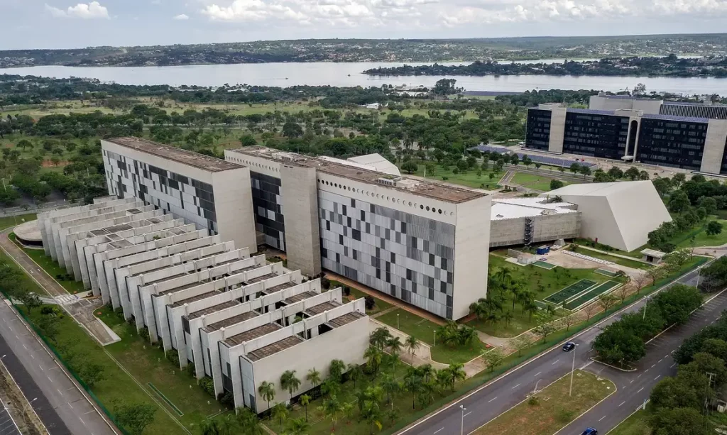STJ critica pressão externa sobre o Judiciário e defende atuação