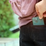 Sábado lidera furtos de celulares no Brasil, aponta Anuário