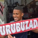Samuel Lino chega ao Rio de Janeiro para firmar contrato