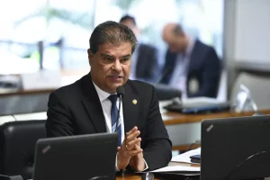 Senado cria comissão externa para ir aos EUA para tentar