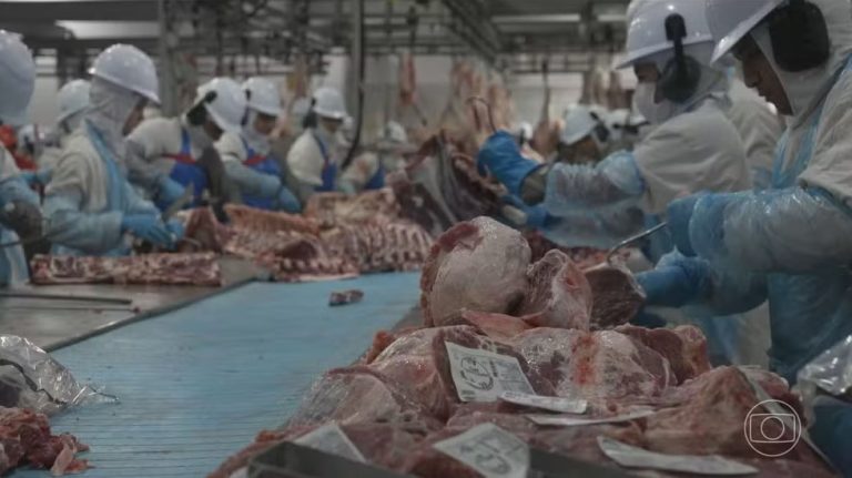 Tarifaço de Trump empurra empresas brasileiras para nova rota comercial