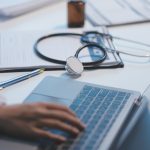 Telemedicina está disponível em só 10% das cidades do Brasil,