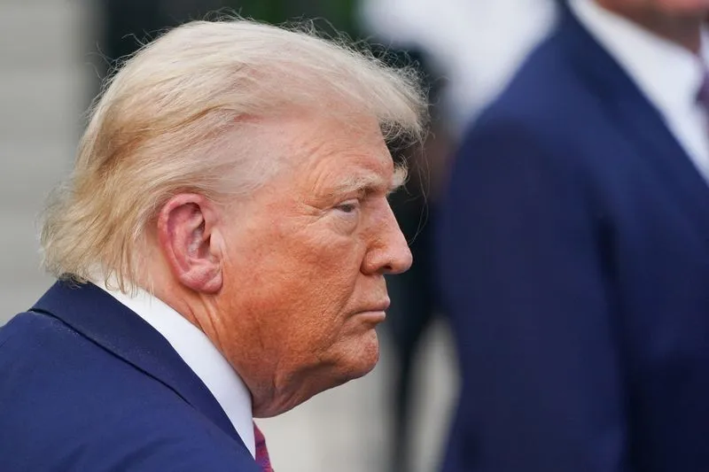 Trump ameaça Brasil com novas tarifas e diz que medida