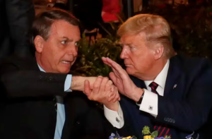 Trump diz que Bolsonaro é vítima de perseguição 'terrível' no
