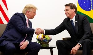Trump envia carta a Bolsonaro e diz que julgamento no