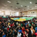 UNE reúne 10 mil estudantes e conclama juventude contra “ataque
