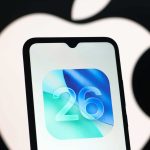 iOS 26 chega em beta público com interface Liquid Glass;