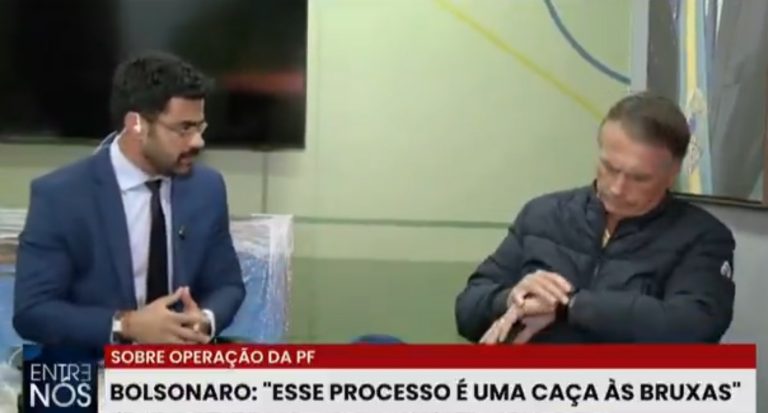 tornozeleira obriga Bolsonaro a encerrar entrevista ao vivo na BandNews