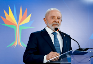 ‘Dê palpite na sua vida, e não na nossa': Lula